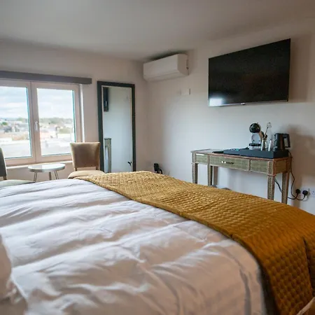 Kilkenny Suites *